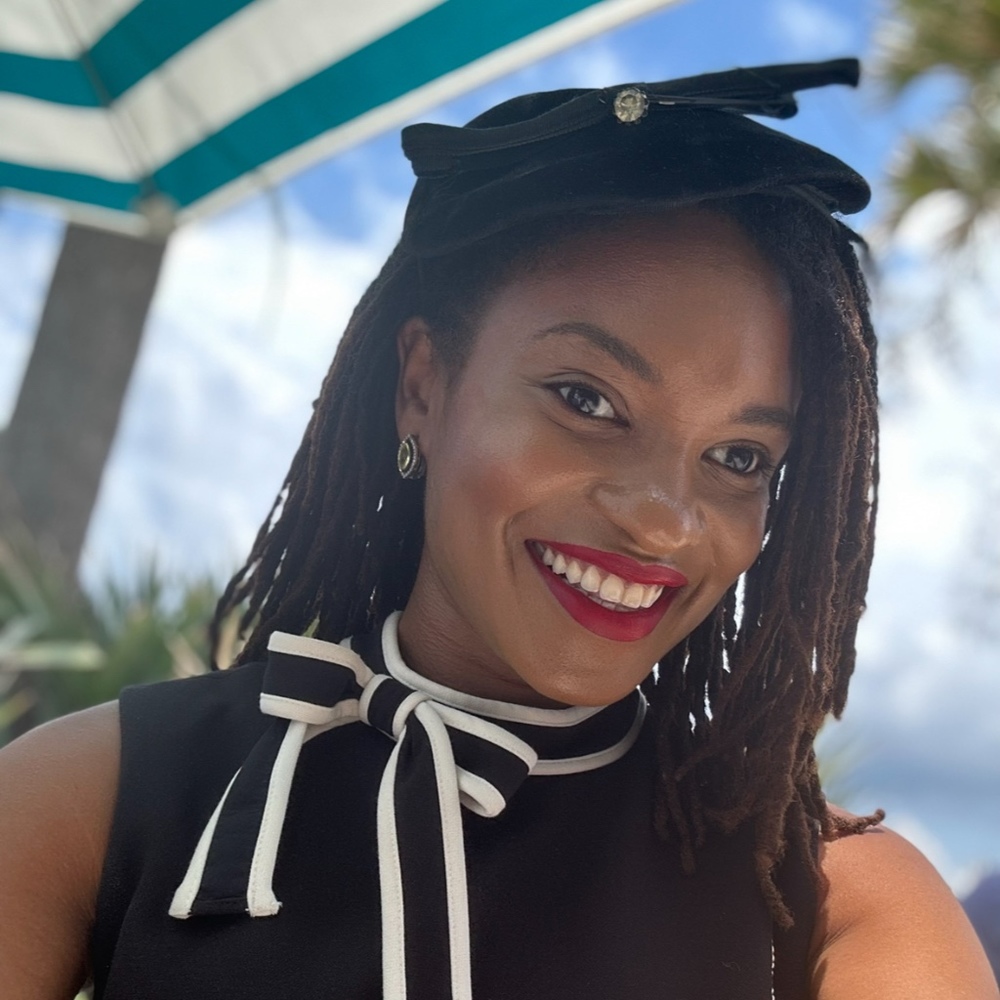 Meet your Posher, Empress myishola